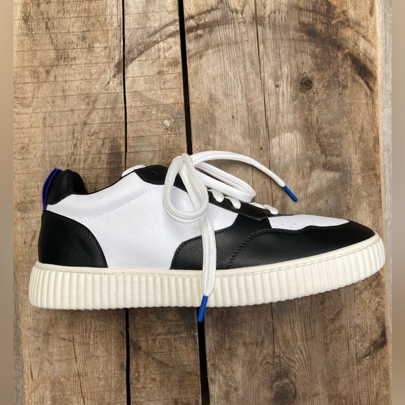 Embassy of Bricks + Logs - Lambeth Sneaker (vegan) - Picture 1 of 5